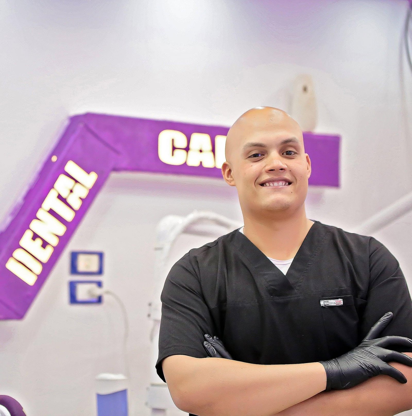 Royal Dental Care دكتور أحمد شاكر - ادفو
